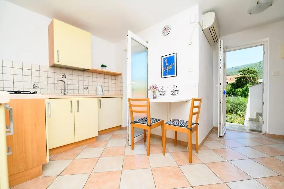 Apartmani Noris Martinšćica 0*,